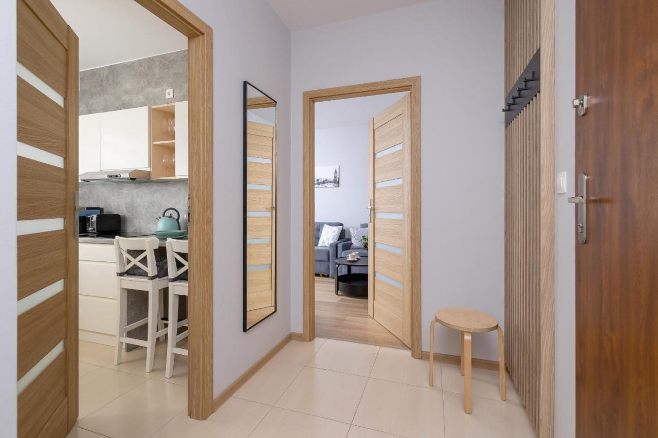 Apartment Osiedle Avia Harmonious With Balcony & Parking Cracow By Renters Prestige Krakau