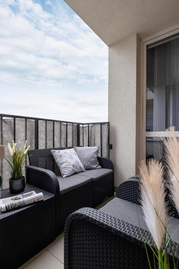 Osiedle Avia Harmonious With Balcony & Parking Cracow By Renters Prestige * Krakau